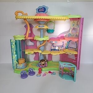 LPS Littlest Pet Shop Round N Round Pet Town Playset